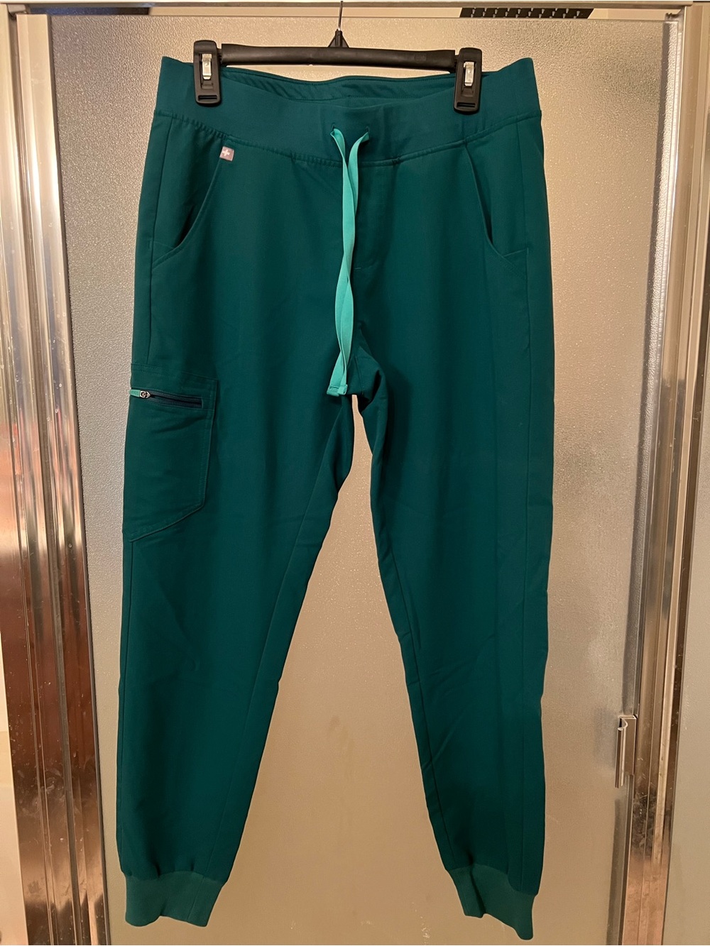 Figs women’s Hunter Green Zamora Jogger Scrub Pants